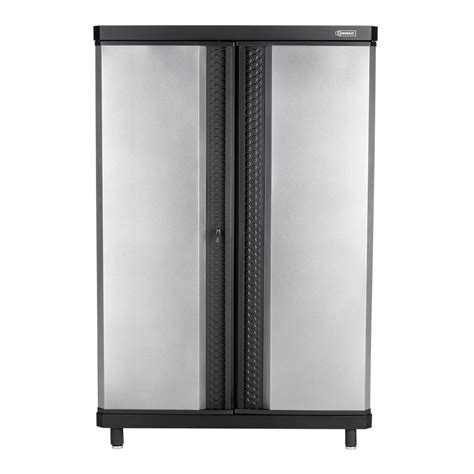 I started by installing the two 30 x 72-inch ones and the three 30 x 36-inch in the middle, before proceeding to install the 30 x 30-inch ones on the wall. . Kobalt storage cabinet